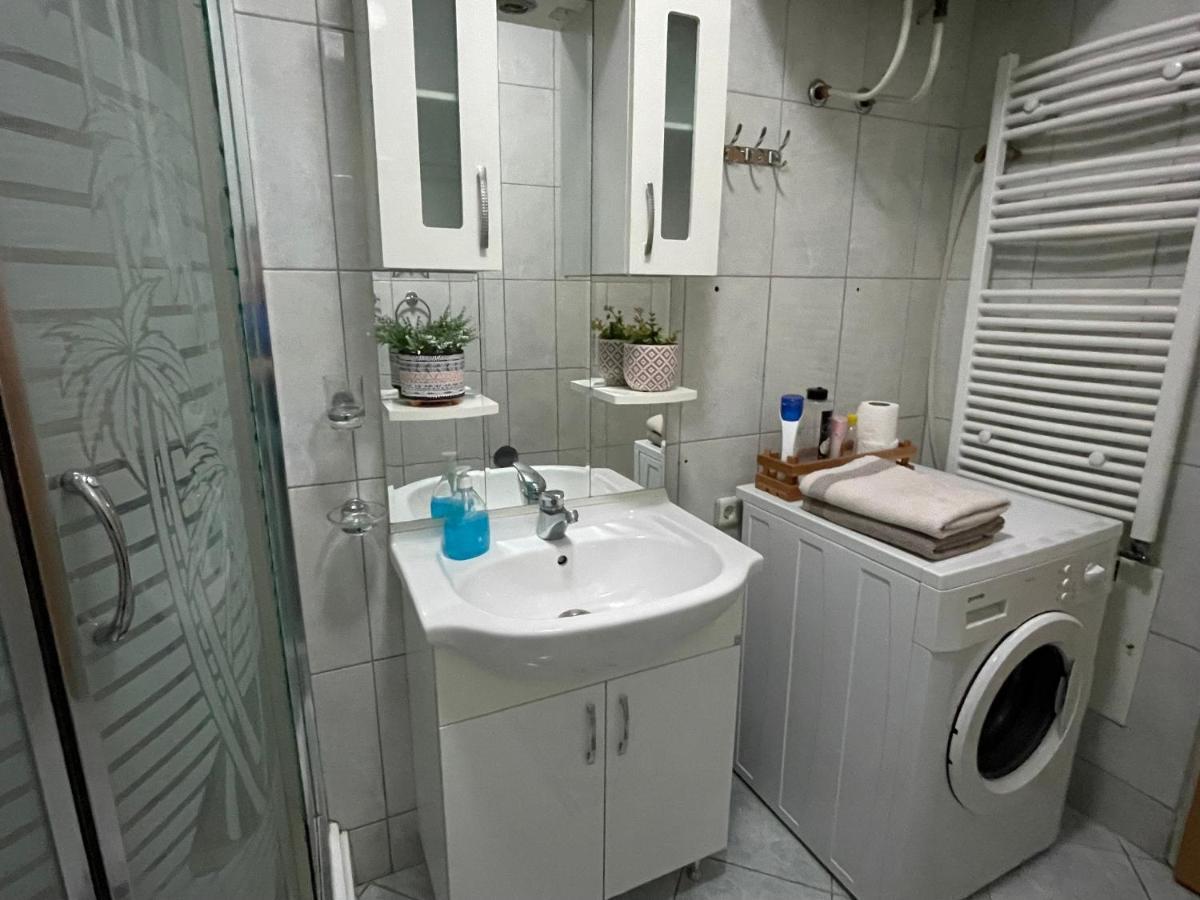 Mexican Touch Apartment With Parking Garage 프리슈티나 외부 사진